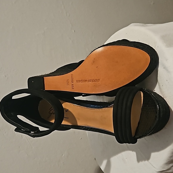 BLACK SIZE 10 MARK AND JAMES SUEDE WEDGE ESPIDRILLE - Picture 2 of 7